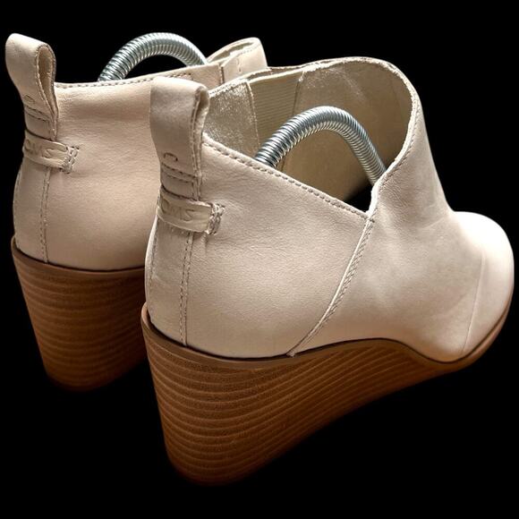 TOMS Marta Women's Size 8.5 Suede Beige Ivory Wedge Bootie Pull On Cut Out Side - Picture 6 of 15